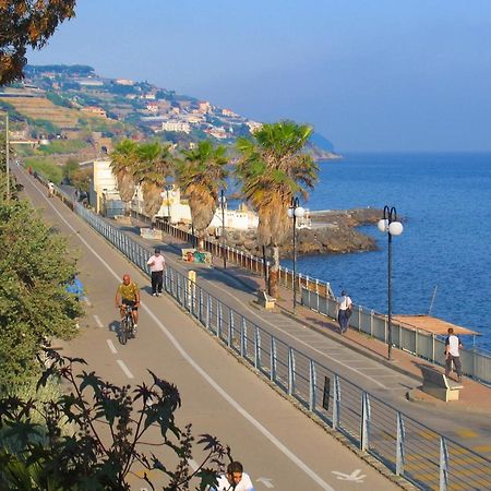Casa Fiorenza Parcheggio Privato Sanremo Ngoại thất bức ảnh